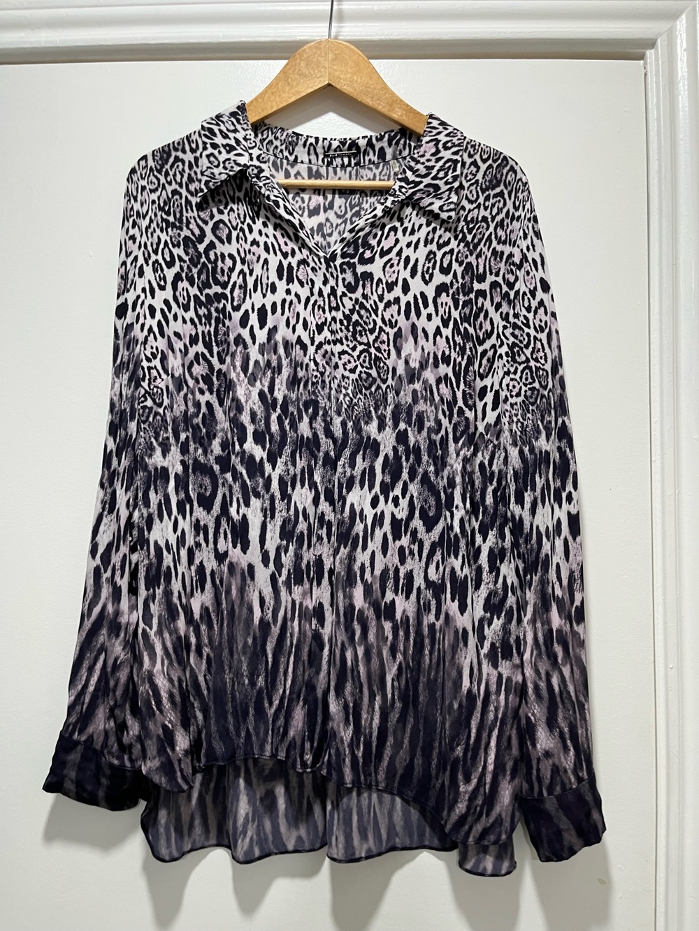 Ellie TAHARI Button Up Blouse XL
